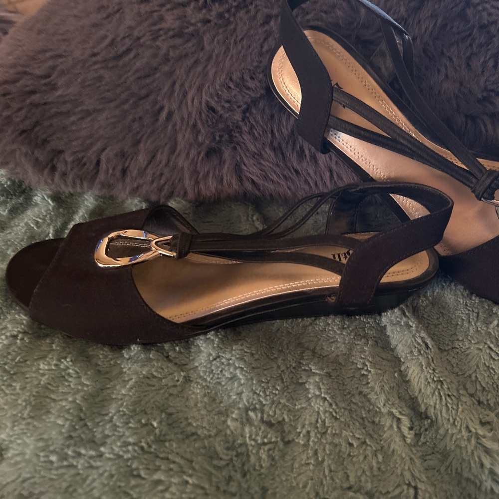 Ravens wedge sandals
